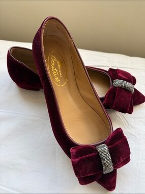 Brawn’s couture Women's Velvet Bow Pumps in Burgundy